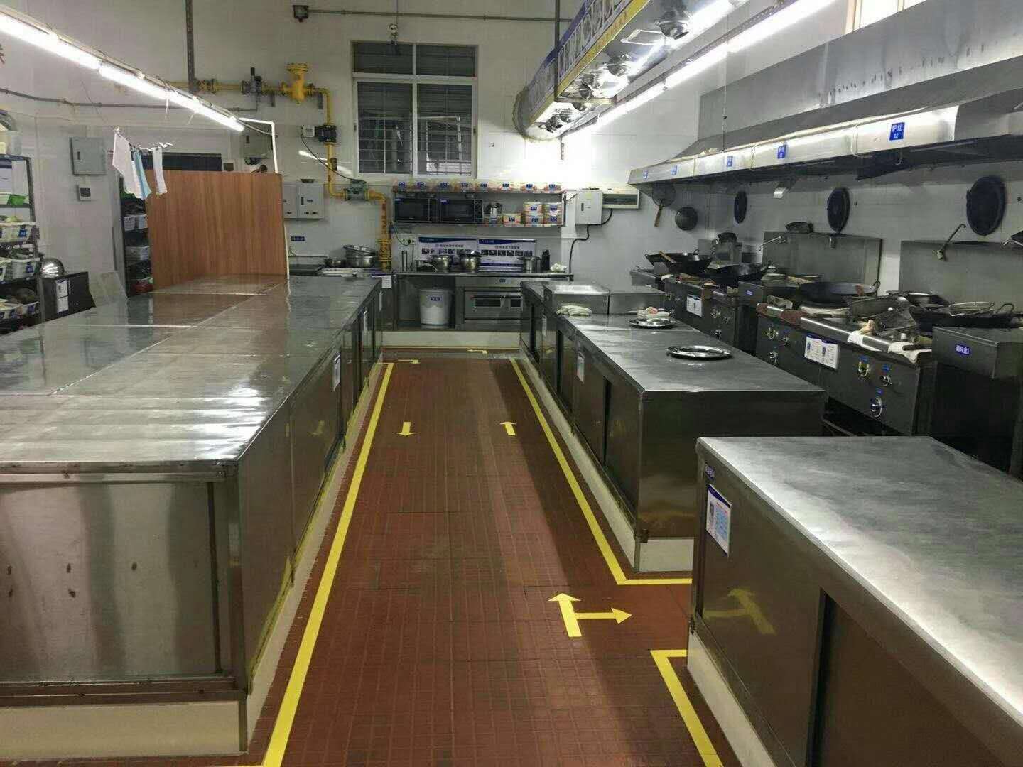 為什么都使用不銹鋼廚具？